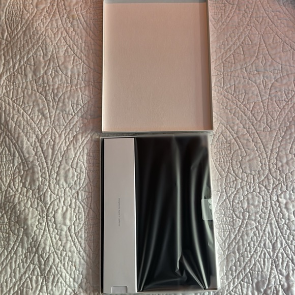 Apple iPad Smart Keyboard, Black - Picture 4 of 4